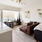 Eastend Pearl - Studio With Great Kitchen - Subway And Shops Near
