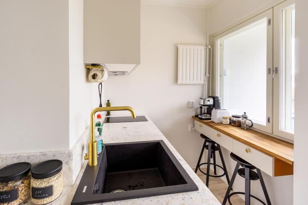 Eastend Pearl - Studio With Great Kitchen - Subway And Shops Near